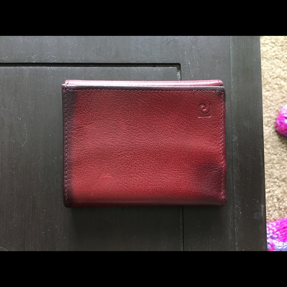 Genuine leather trifold wallet